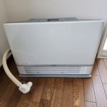 温水ルームヒーター(ガス) (居間)